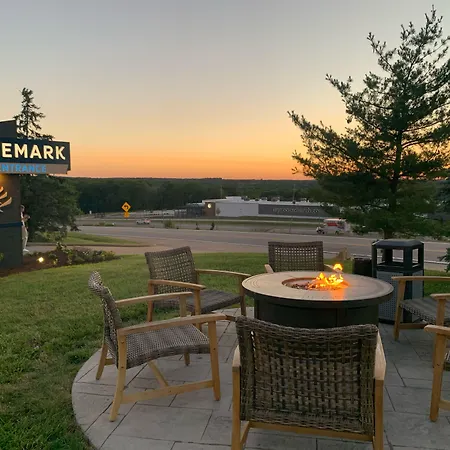 Pinemark Inn Suites Events-3