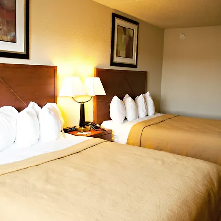 Baymont By Wyndham Jamestown Conference Center & Water Park-3
