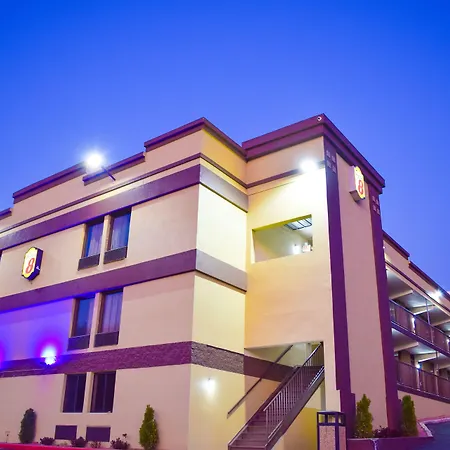 Super 8 By Wyndham Raleigh Downtown-3