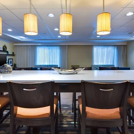 Hampton Inn Waterbury-3
