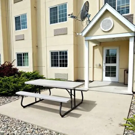 Microtel Inn & Suites By Wyndham Mankato-3