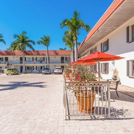 Hibiscus Suites - Sarasota-3