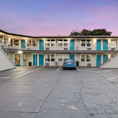 Hotel Point Loma-3