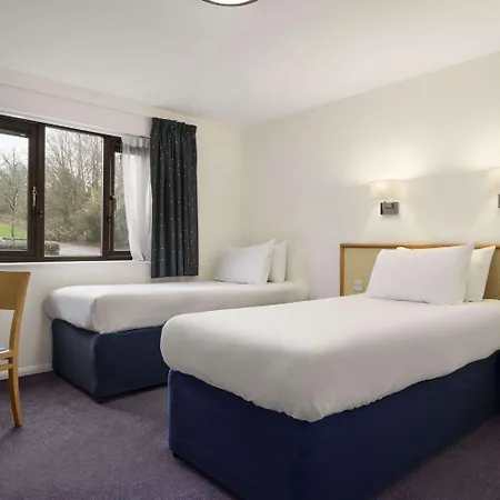 Days Inn Bridgend Cardiff-3