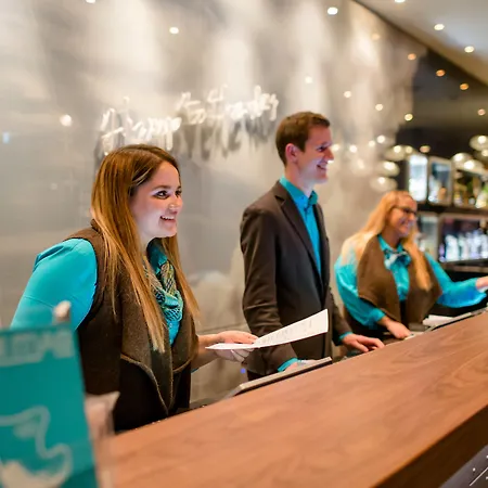 Motel One Frankfurt Airport-2