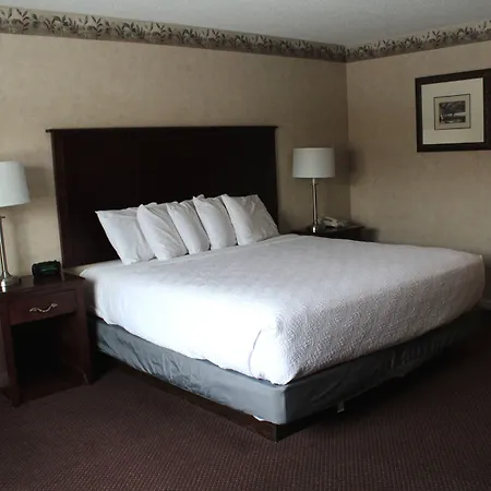 Shiretown Inn & Suites-2