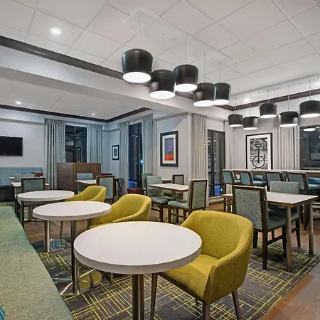 Hampton Inn Keokuk-2