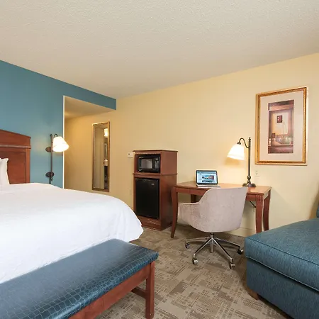 Hampton Inn & Suites Bloomington-Normal-2