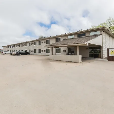 Super 8 By Wyndham Grand Island-2
