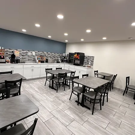 Super 8 By Wyndham Grand Island-3