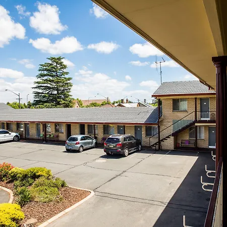 Lilac City Motor Inn-3