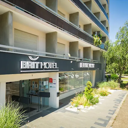Brit Hotel Le Parc Vichy-3
