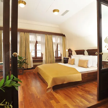 Grand Hotel Praha-3