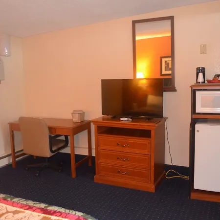Great Lakes Inn & Suites-3