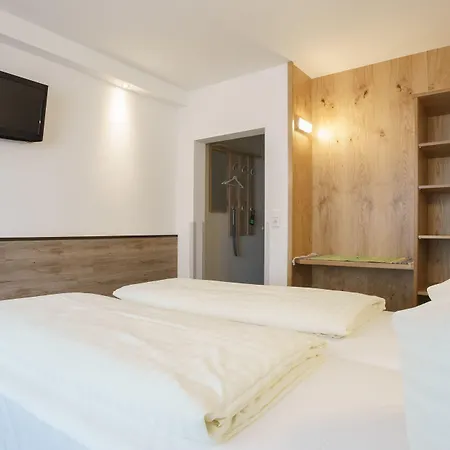 Hotel Drei Kreuz-3