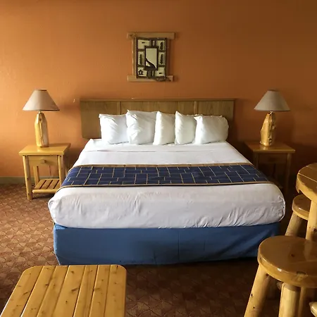 Days Inn & Suites By Wyndham Stevens Point-2