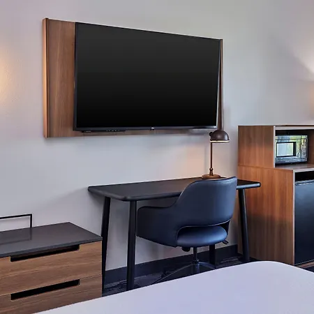 Fairfield Inn & Suites Burlington-2