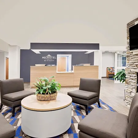 Microtel Inn & Suites By Wyndham Middletown-3