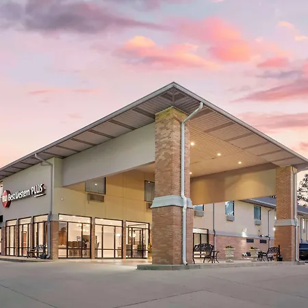 Best Western Plus Two Rivers Hotel & Suites-2
