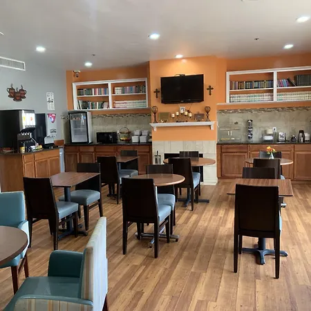 Guest House Inn Medical District Near Texas Tech Univ-3