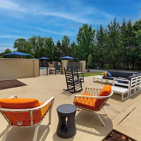 Hampton Inn & Suites Murfreesboro-2