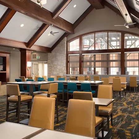 Residence Inn Kansas City Airport-2