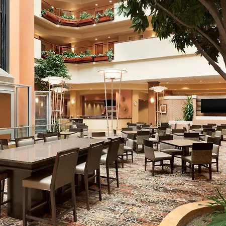 Embassy Suites Omaha- La Vista/ Hotel & Conference Center-3