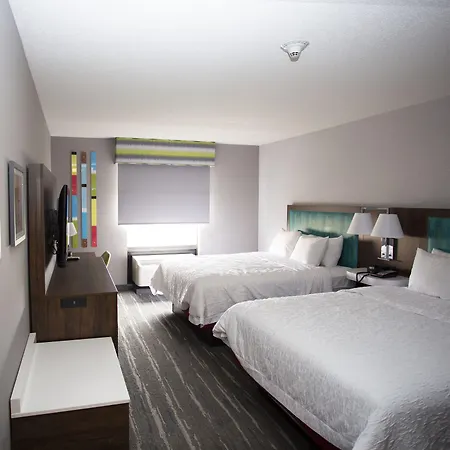 Hampton Inn Utica-3