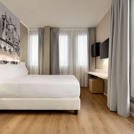 Wyndham Garden Florence-3