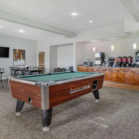 Best Western Plus Peppertree Inn At Omak-3