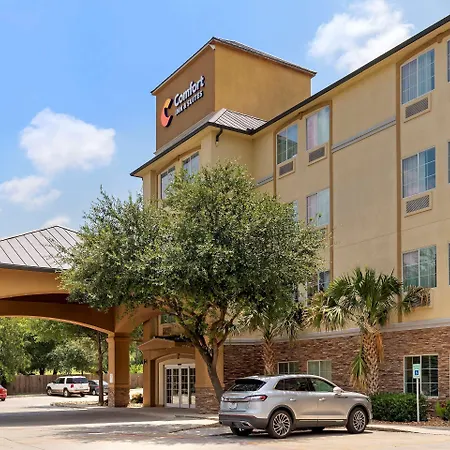 Comfort Inn & Suites Near Six Flags & Medical Center-2