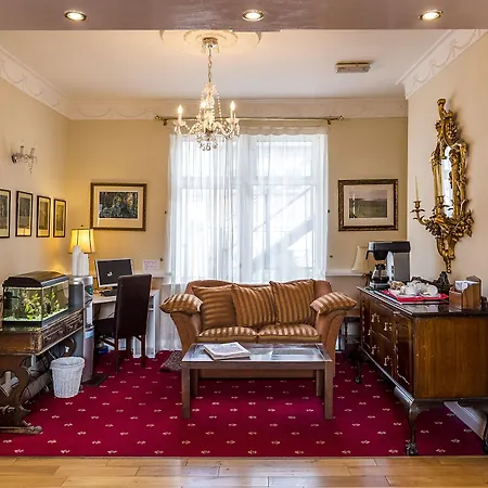 Uppercross House Hotel-3