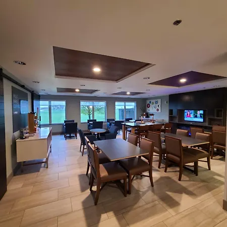Holiday Inn Express Hotel & Suites Sheldon By Ihg-3