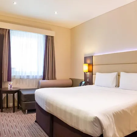 Premier Inn Dubai Al Jaddaf - An Emirates Group Company-2