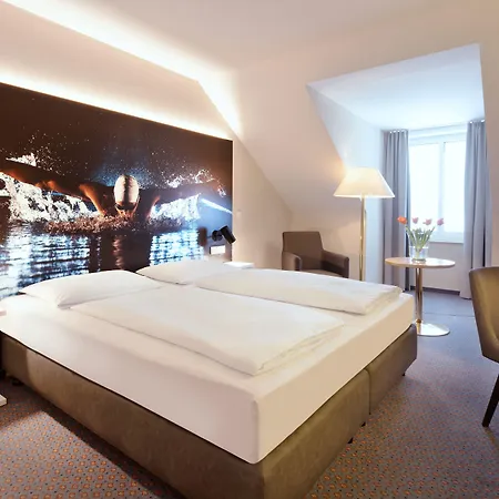 Erikson Hotel-2