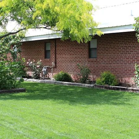 Ontario Inn-2