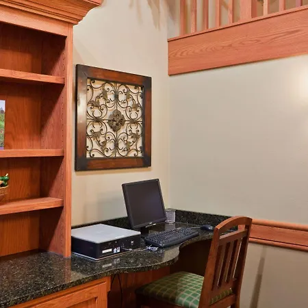 Americinn By Wyndham Fort Pierre Conference Center-2