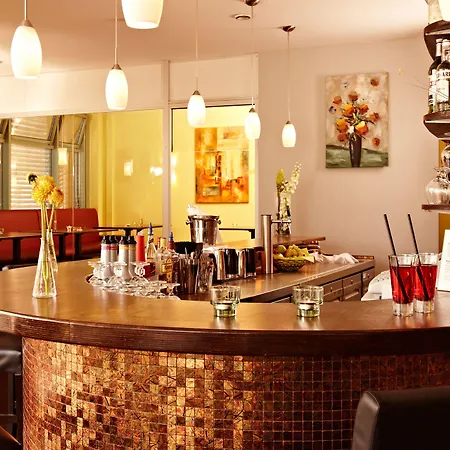 Hotel Kiel By Golden Tulip-3