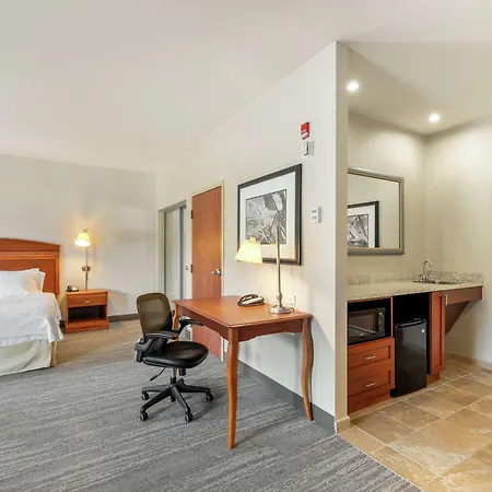 Hampton Inn & Suites Mystic-3
