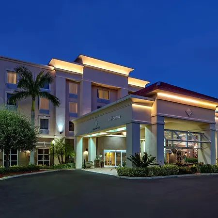 Hampton Inn & Suites Stuart-North-3
