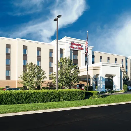 Hampton Inn & Suites Greensburg-3
