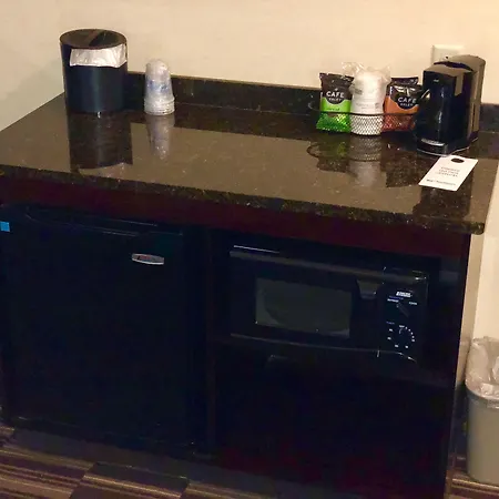 Best Western Plus Victor Inn & Suites-3