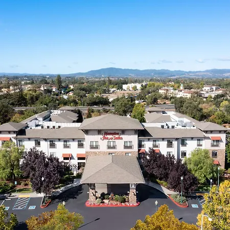 Hampton Inn & Suites Windsor-Sonoma Wine Country-3
