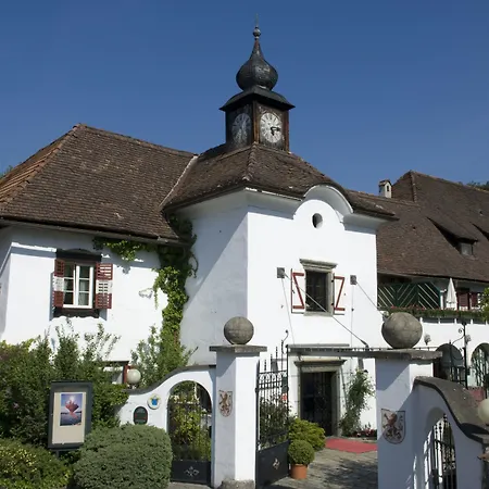Hotel Schloss Leonstain-3