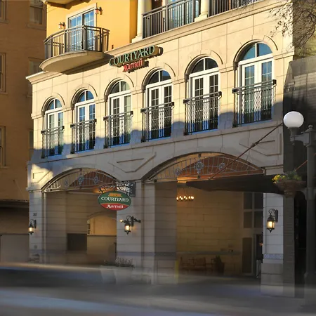Courtyard By Marriott San Antonio Riverwalk-2