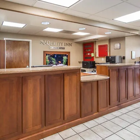Quality Inn Merchants Drive-2