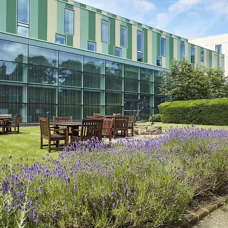 Courtyard By Marriott London Gatwick Airport-2