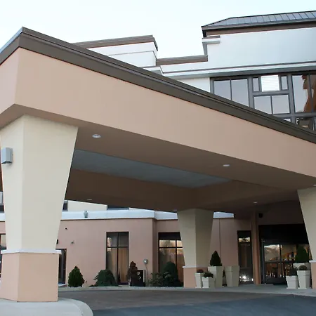 Holiday Inn Express & Suites Harrisburg West-3