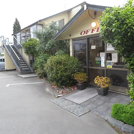 Colonial Motel-2