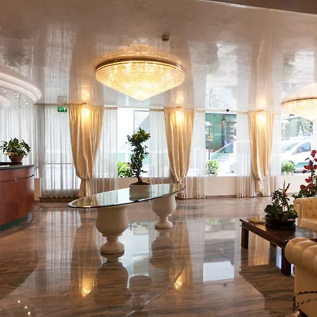 Hotel Ambassador-3